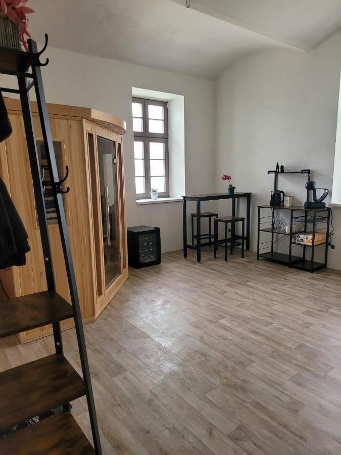 Chateau Moravany - Apartmany, Teepee A Wellness Ronov Nad Doubravou Ngoại thất bức ảnh