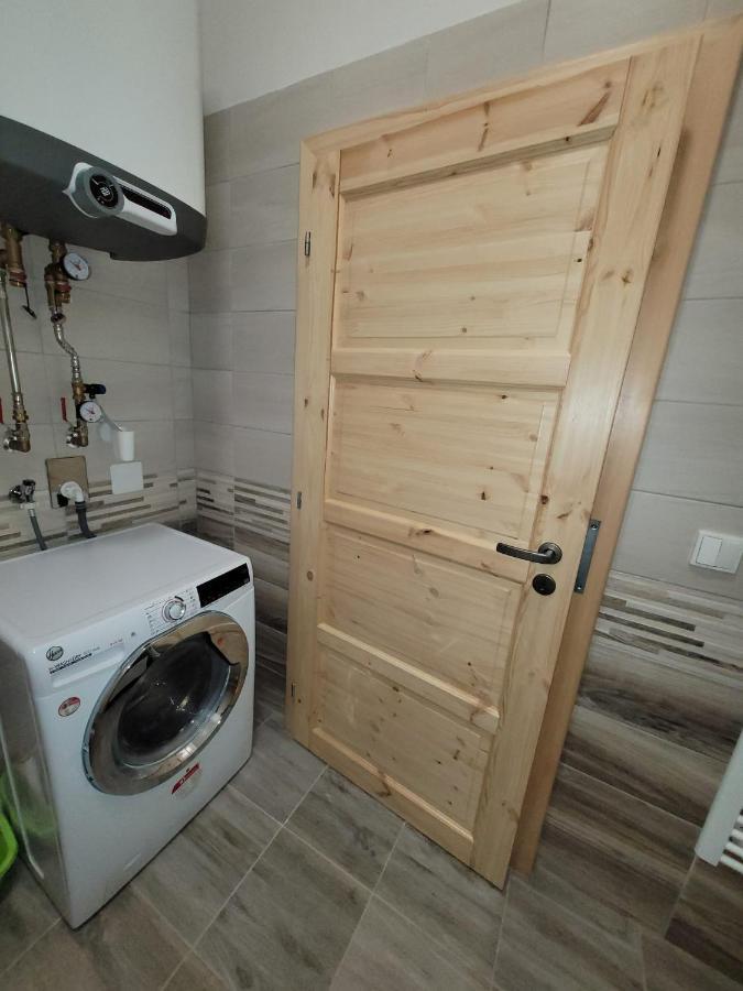 Chateau Moravany - Apartmany, Teepee A Wellness Ronov Nad Doubravou Ngoại thất bức ảnh